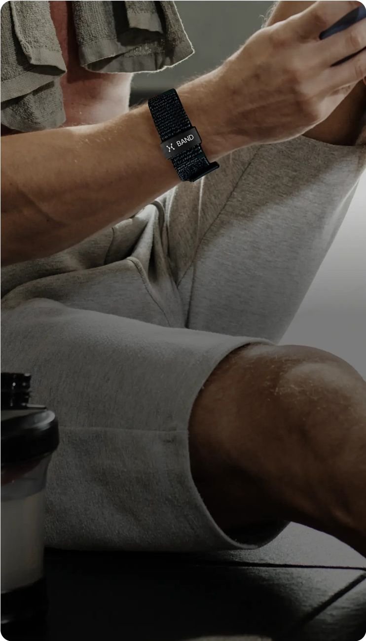 Hume Band screen showing metabolic momentum score alongside other daily metrics